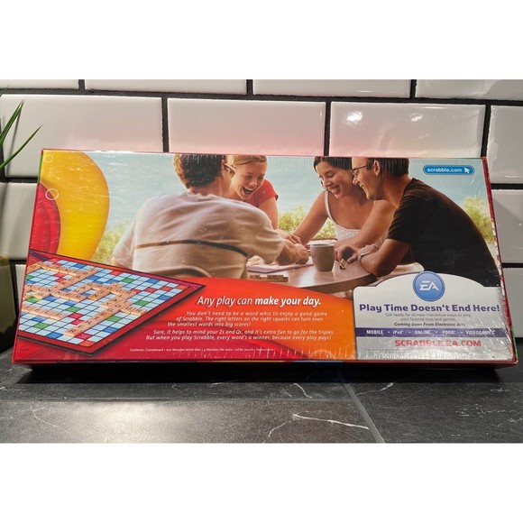 SCRABBLE 2007 Edition Word Game New - Picture 2 of 2